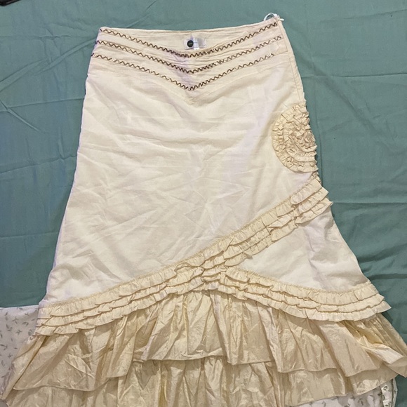 Coco & Tashi NWOT Beautiful beaded Skirt with floral designed and side zipper - Picture 4 of 16